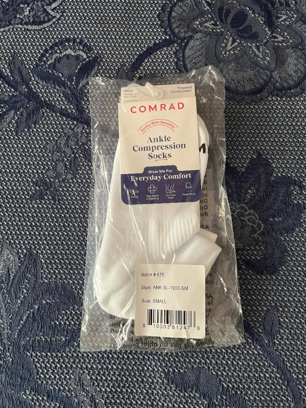 NEW in package Comrad Ankle Compression Socks White size small